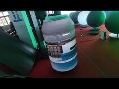 Zastosowany ekran LED SMD w pomieszczeniach P2 średnica 0,713 m wysokość 1,27 m jasność 600 nitów